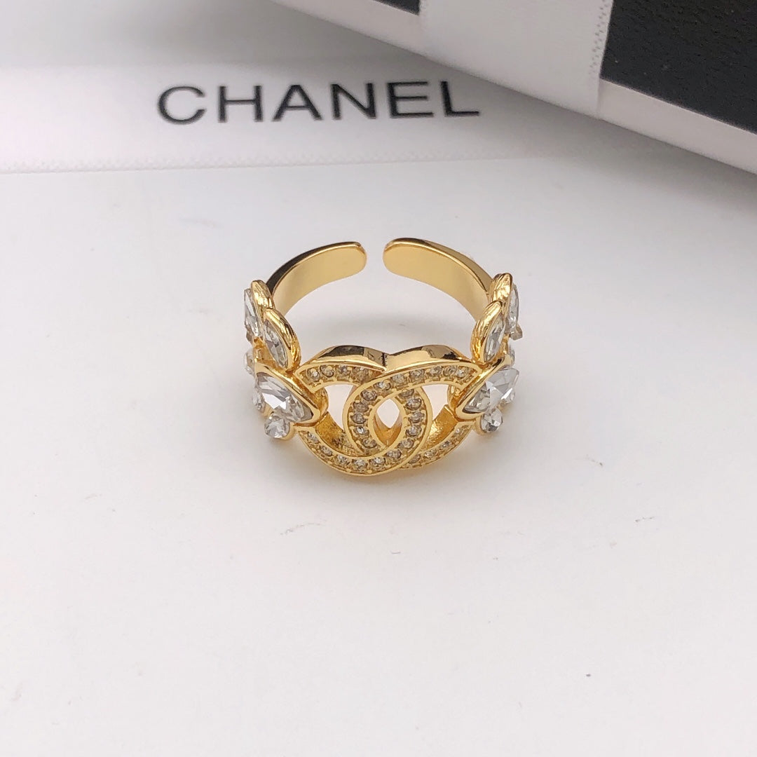 18K  Chanel Flower Crystals Ring