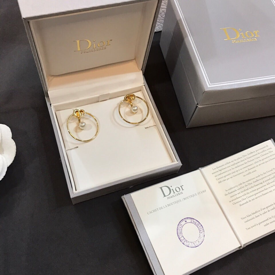 18K Dior 30 Montaigne Pearl Earrings